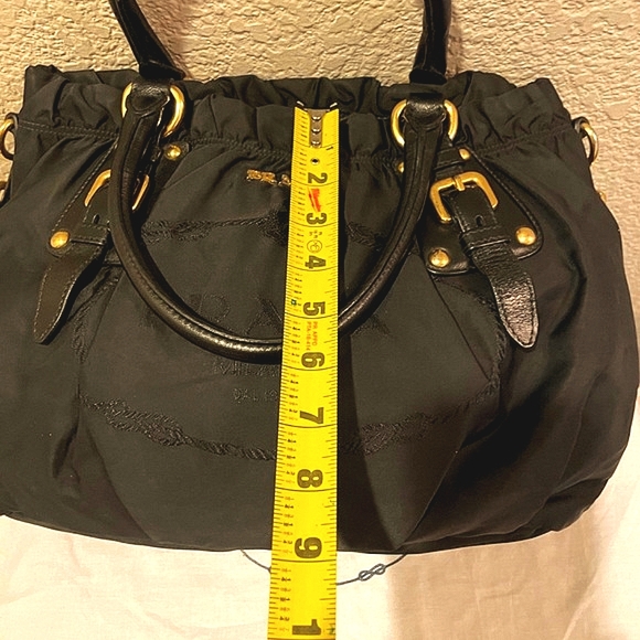 the Prada black shoulder bag 🖤 - Picture 3 of 12